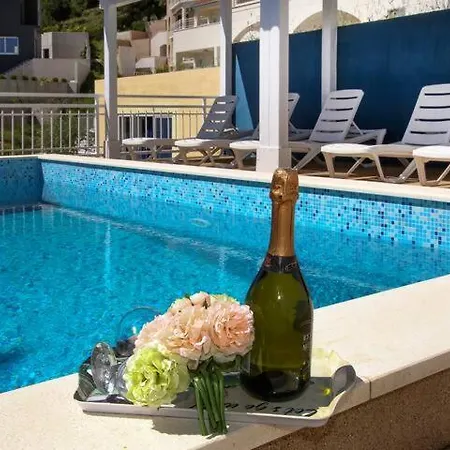 Via Sol Mit Swimmingpool