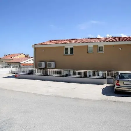 Apartman Via Sol Mit Swimmingpool Mimice