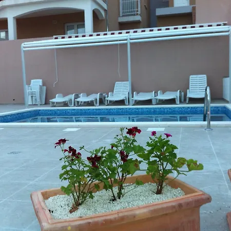 Via Sol Mit Swimmingpool