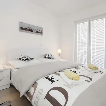 Apartman Via Sol Mit Swimmingpool Mimice