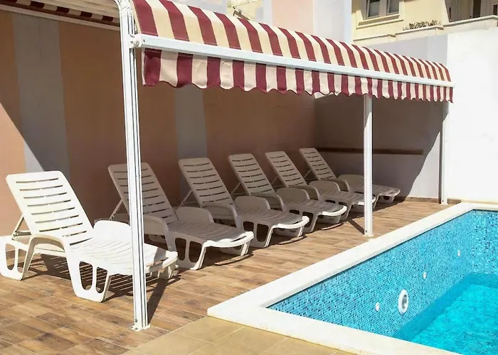 Via Sol Mit Swimmingpool アパート ミミツェ